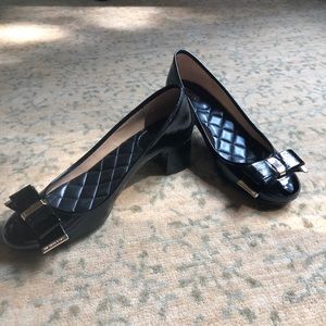 CLASSIC COMFORTABLE LOW HEELED PUMPS